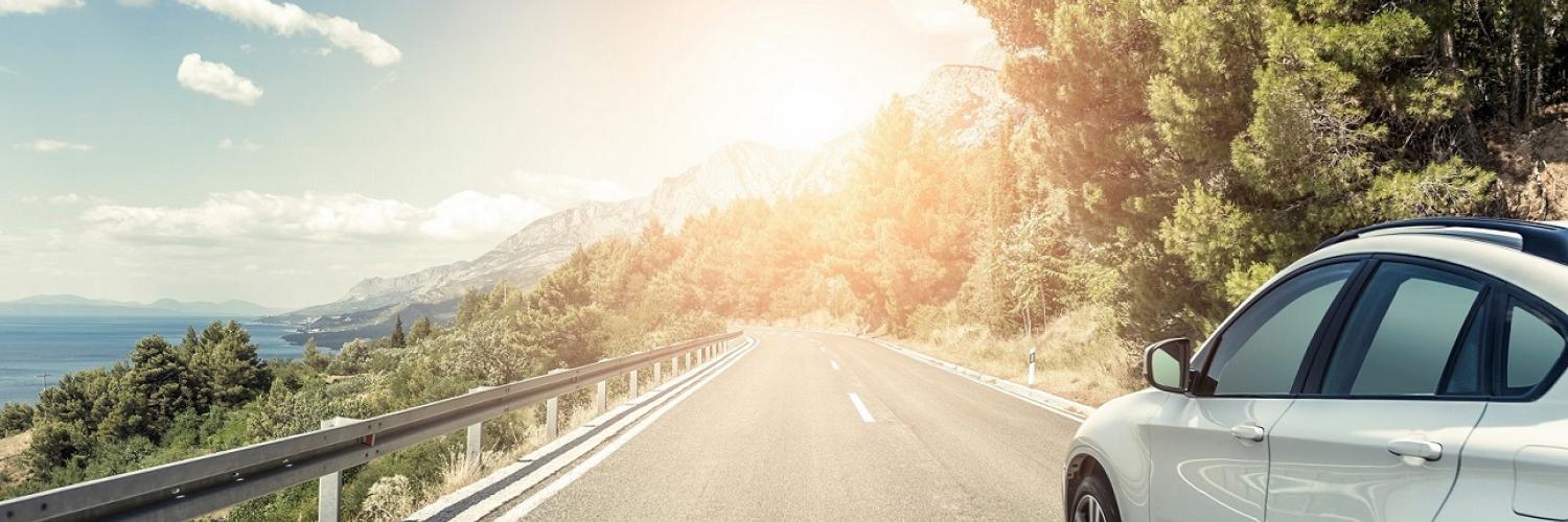 Strasse mit Sonne