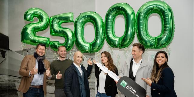 Arval übergibt das 25’000. Fahrzeug in der Schweiz an Coca-Cola HBC Schweiz